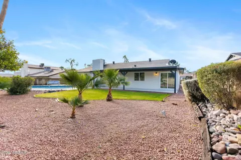 Exterior - 2318 E Sahuaro Dr, Phoenix, AZ 85028 photo 8 of 9