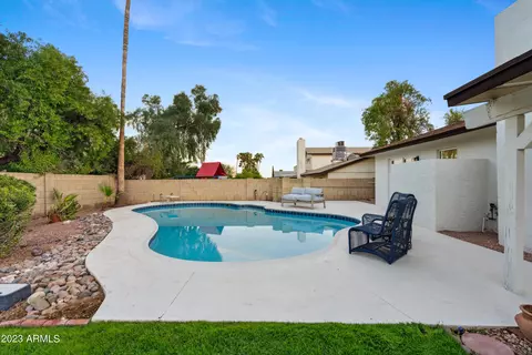 Exterior - 2318 E Sahuaro Dr, Phoenix, AZ 85028 photo 3 of 9
