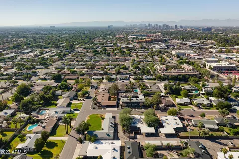 908 E Claremont St, Phoenix, AZ 85014 photo 8