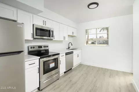 908 E Claremont St, Phoenix, AZ 85014 photo 9