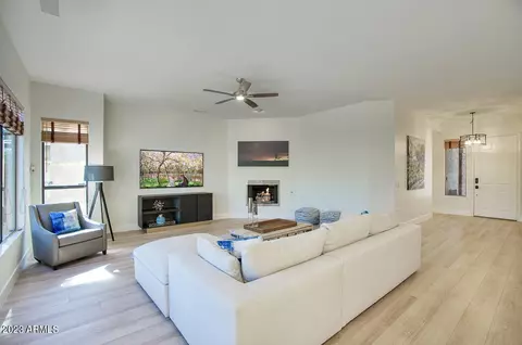 22009 N 45th Pl, Phoenix, AZ 85050 photo 5