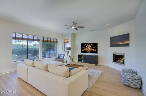 22009 N 45th Pl, Phoenix, AZ 85050 photo 2