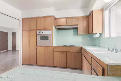 5225 N 35th Dr, Phoenix, AZ 85019 photo 17