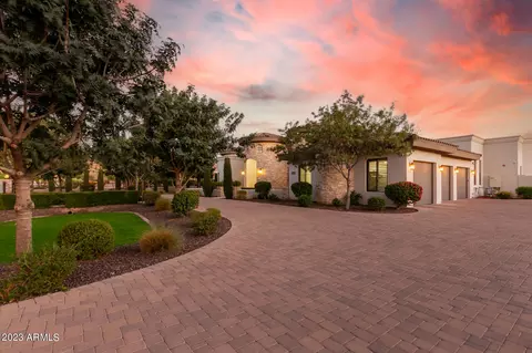 6583 W Parkside Ln, Glendale, AZ 85310