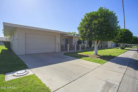 10424 W Saratoga Cir, Sun City, AZ 85351