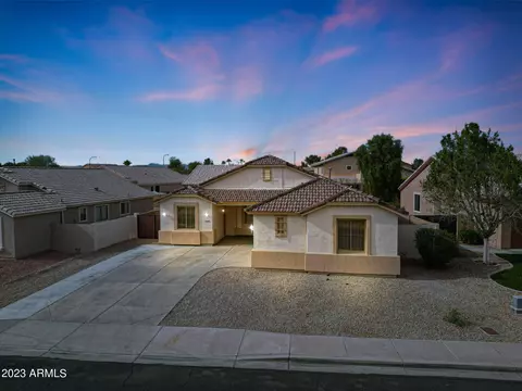 10886 W Locust Ln, Avondale, AZ 85323