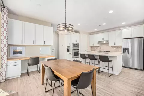 2015 W Holden Dr, Phoenix, AZ 85085