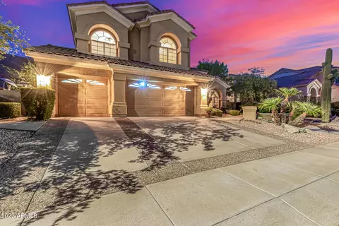 1208 E Desert Flower Ln, Phoenix, AZ 85048