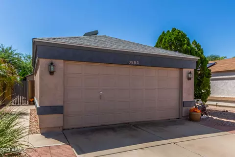 3963 W Electra Ln, Glendale, AZ 85310