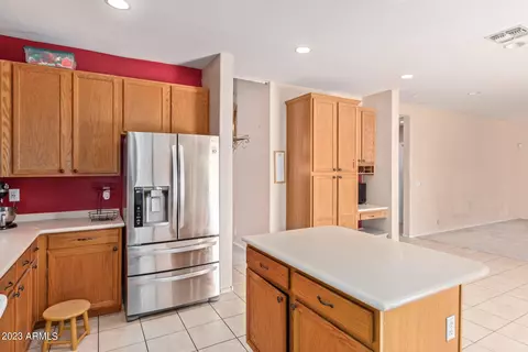 Kitchen - 9853 E Navarro Ave, Mesa, AZ 85209 photo 3 of 3