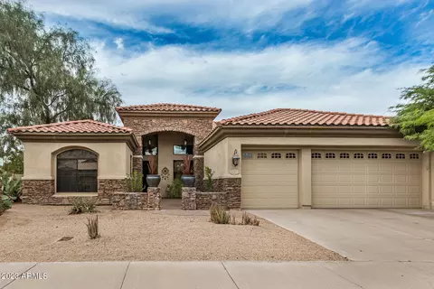 2558 E Amberwood Dr, Phoenix, AZ 85048