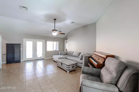 1250 E Commerce Ave, Gilbert, AZ 85234