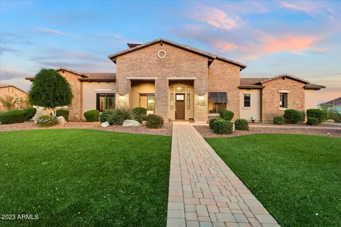 2225 N 83rd Cir, Mesa, AZ 85207