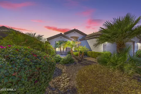8131 E Michelle Dr, Scottsdale, AZ 85255