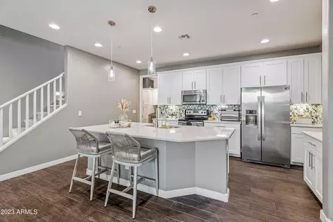 4630 E Beck Ln, Phoenix, AZ 85032 photo 9