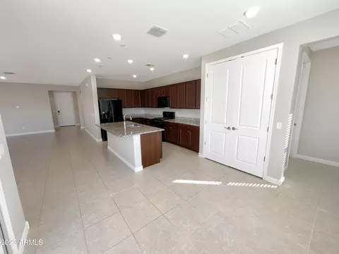 2815 W Carson Rd, Phoenix, AZ 85041 photo 12