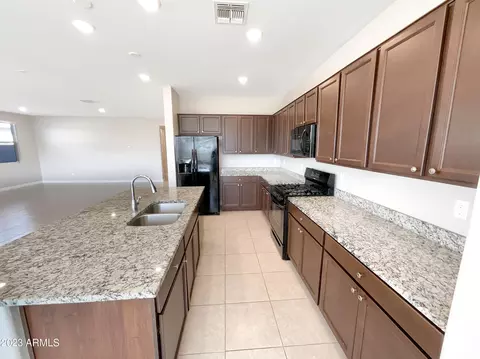 2815 W Carson Rd, Phoenix, AZ 85041 photo 14