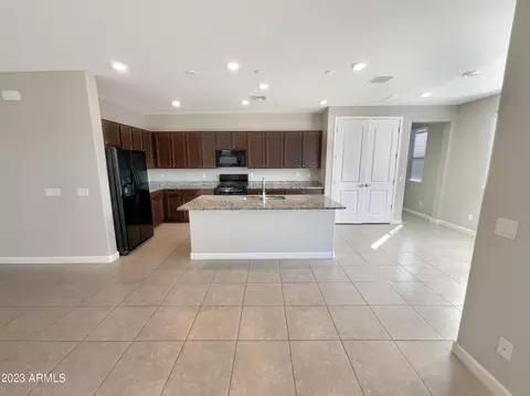 2815 W Carson Rd, Phoenix, AZ 85041 photo 10