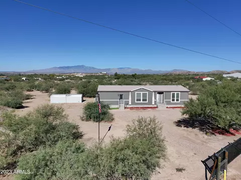 1226 N Rainbow Pl, Benson, AZ 85602