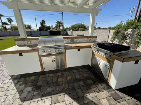 Exterior - 709 W Solano Dr, Phoenix, AZ 85013 photo 12 of 30