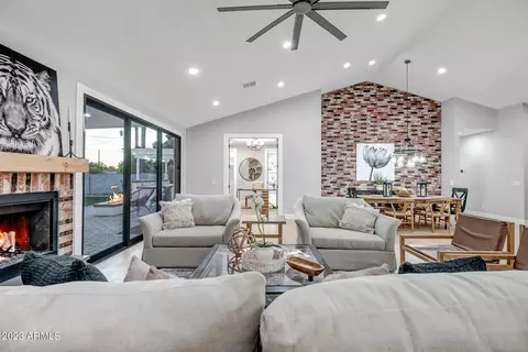 Living - 709 W Solano Dr, Phoenix, AZ 85013 photo 3 of 5