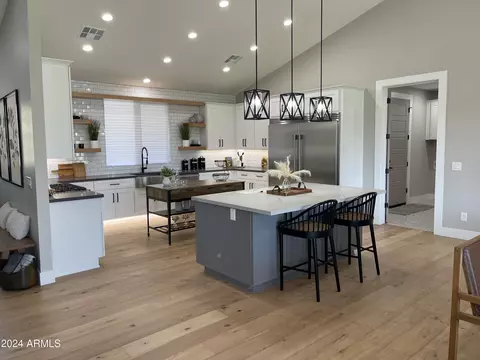 Kitchen - 709 W Solano Dr, Phoenix, AZ 85013 photo 9 of 10