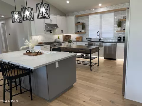 Kitchen - 709 W Solano Dr, Phoenix, AZ 85013 photo 8 of 10
