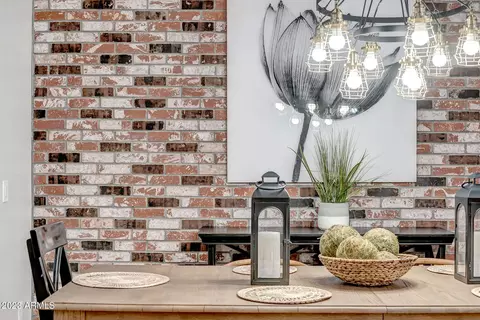 Dining - 709 W Solano Dr, Phoenix, AZ 85013 photo 3 of 4