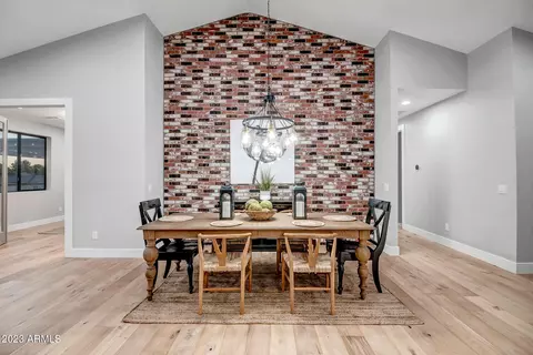 Dining - 709 W Solano Dr, Phoenix, AZ 85013 photo 2 of 4