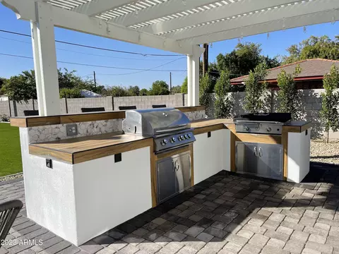 Exterior - 709 W Solano Dr, Phoenix, AZ 85013 photo 11 of 30