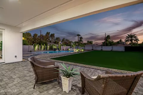 Exterior - 709 W Solano Dr, Phoenix, AZ 85013 photo 2 of 30
