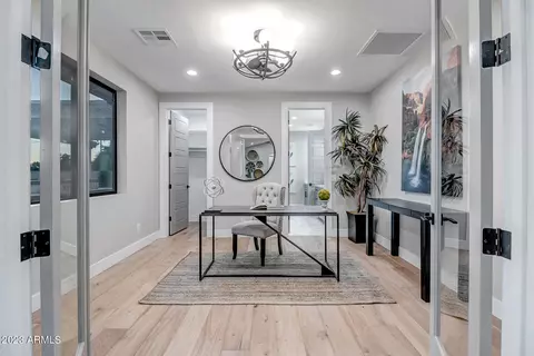 Dining - 709 W Solano Dr, Phoenix, AZ 85013 photo 4 of 4