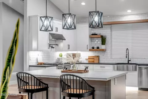 Kitchen - 709 W Solano Dr, Phoenix, AZ 85013 photo 2 of 10