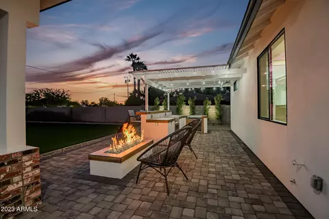 Exterior - 709 W Solano Dr, Phoenix, AZ 85013 photo 9 of 30