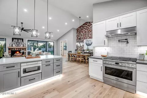 Kitchen - 709 W Solano Dr, Phoenix, AZ 85013 photo 3 of 10