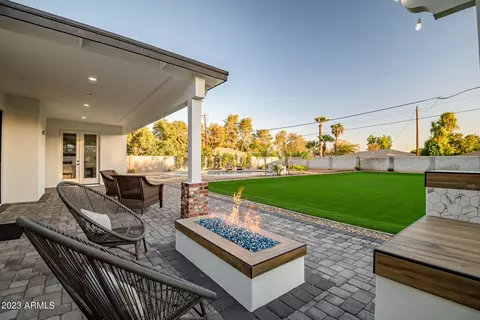 Exterior - 709 W Solano Dr, Phoenix, AZ 85013 photo 7 of 30