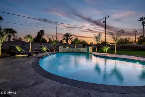 Exterior - 709 W Solano Dr, Phoenix, AZ 85013 photo 16 of 30