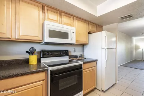 4050 E Cactus Rd #207, Phoenix, AZ 85032 photo 8
