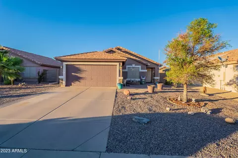 938 E Pima Ave, Apache Junction, AZ 85119