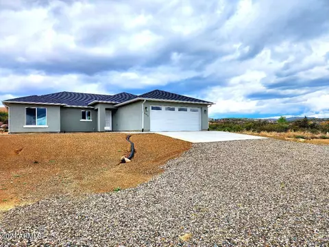 17470 E Hiding Horse Ln, Dewey, AZ 86327