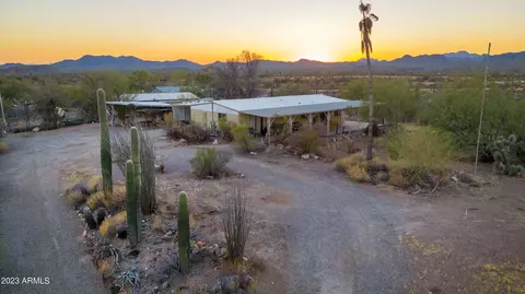 42424 W Grand Ave, Morristown, AZ 85342