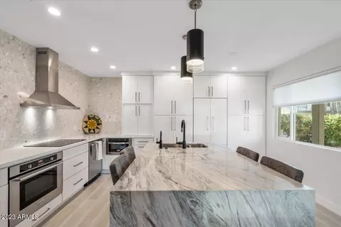 6805 E 2nd St #1, Scottsdale, AZ 85251
