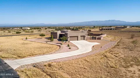 8829 S Arab Ct, Hereford, AZ 85615