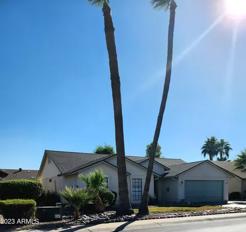 9121 W Mauna Loa Ln, Peoria, AZ 85381