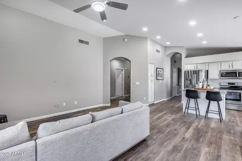 4423 E Melinda Ln, Phoenix, AZ 85050 photo 21