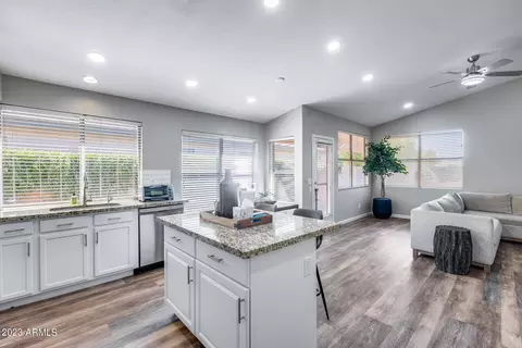 4423 E Melinda Ln, Phoenix, AZ 85050 photo 11