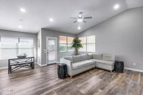 4423 E Melinda Ln, Phoenix, AZ 85050 photo 19