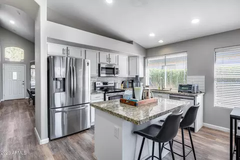 4423 E Melinda Ln, Phoenix, AZ 85050 photo 12