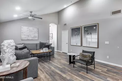 4423 E Melinda Ln, Phoenix, AZ 85050 photo 9