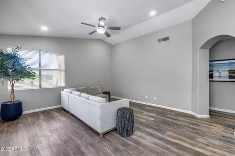 4423 E Melinda Ln, Phoenix, AZ 85050 photo 18